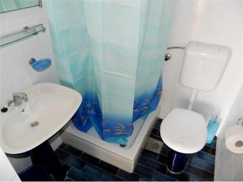 Ana Apartment Sreser